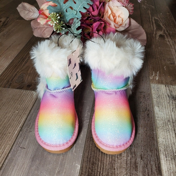 NWT KomforMe Girls Rainbow Pastel Faux Fur Glitter Boots Size 7 Toddler - Picture 13 of 16